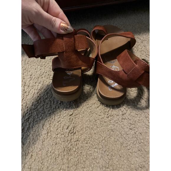 Women's Very G strappy brown Sandals size 6 - Picture 5 of 6